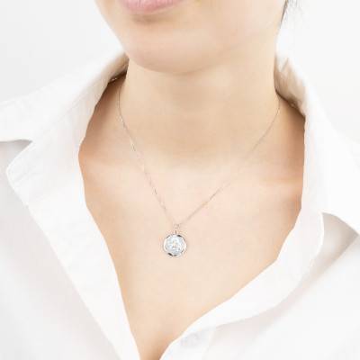 Médaille Facettée Ange Raphaël, Or Blanc 375, Diamètre 15 mm - Emanessence