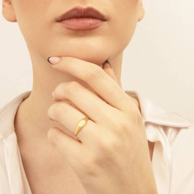 750/1000 Brushed Yellow Gold Women's Oval Signet Ring & White Cubic Zirconia - Imperium