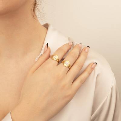 750/1000 Yellow Gold Round Letter Signet Ring & White Cubic Zirconias - Imperium