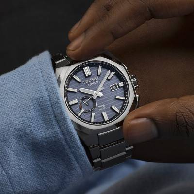 Montre Astron Quartz GPS Solar Homme Bleue SSJ013J1 - Seiko
