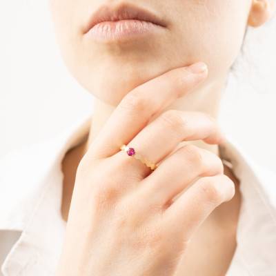 375/1000 Yellow Gold Diamond-Pattern Ring & Pink Crystal - Ocarat