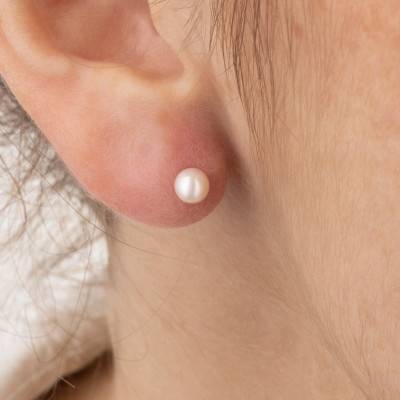 750 White Gold & Round Freshwater Pearl Stud Earrings, 4 to 10 mm - Négoce-îles