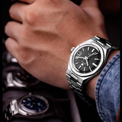 Watch F77 Black With Date 69000A77 - Nivada Grenchen