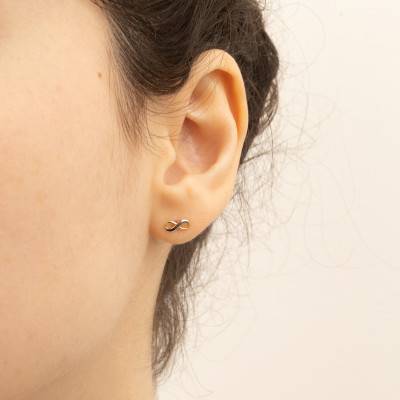Two-Tone 750/1000 Gold Infinity Stud Earrings - Emanessence