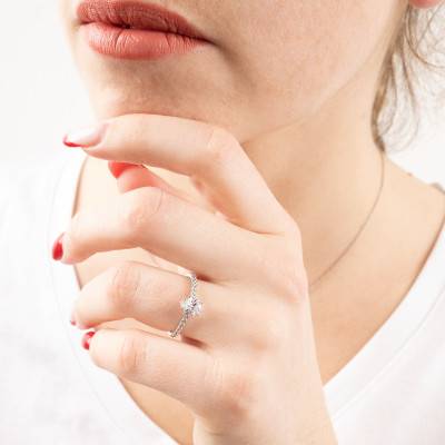 Bague Diamant Poire 0,50 ct GIA et son Pavage en Or Blanc 750 - Divine