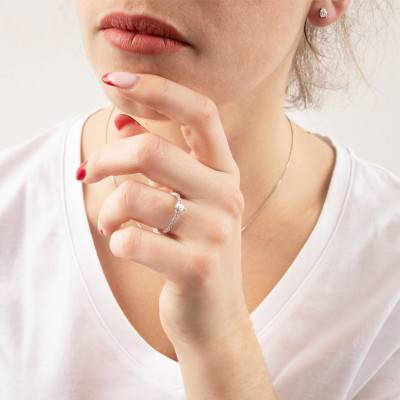 Bague Diamant Poire 0,25 ct et son Pavage en Or Blanc 750 - Divine