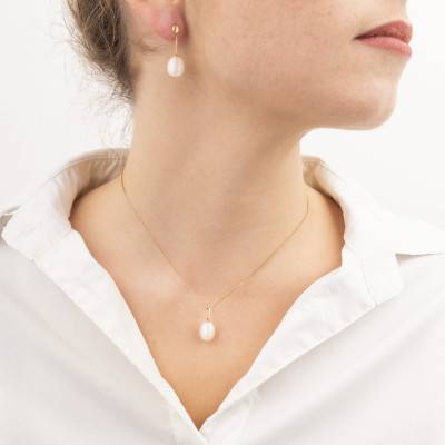750/1000 Yellow Gold, Diamond 0.01 ct & Pear-Shaped Freshwater Pearl Necklace, 45 cm - Négoce-îles
