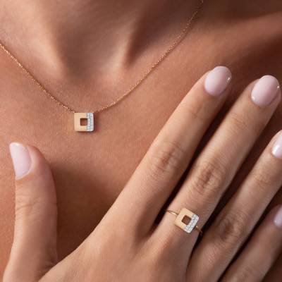 750 Yellow Gold Arty Open Square Pavé Ring with Diamonds 0,06 ct - Skalli