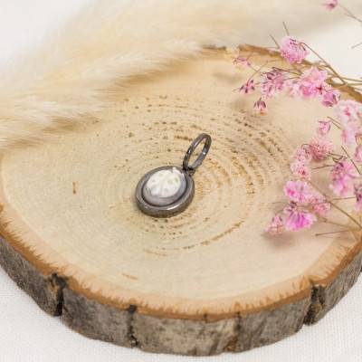 Brown Oval Cameo Ladybug Silver-Tone Pendant - Emanessence