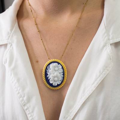 Blue White Flower Gold-Tone Cameo Brooch - Emanessence