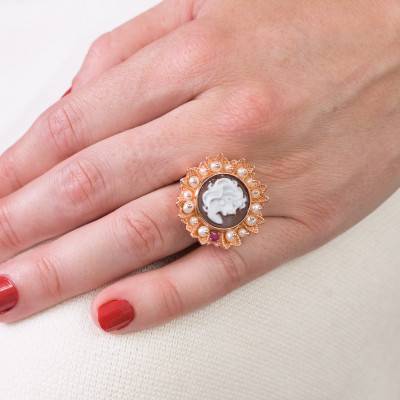 Bague Camée Visage de Profil Anastasia Rose & Perles Blanches - Emanessence