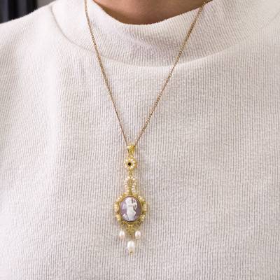 Pendentif Camée Cupidon Anastasia Doré & Perles Blanches - Emanessence