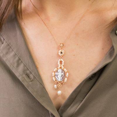 Pendentif Camée Cupidon Anastasia Rose & Perles Blanches - Emanessence