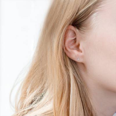 Puces d'oreilles diamants shine 4 griffes HSI & Or Blanc 750 - Divine