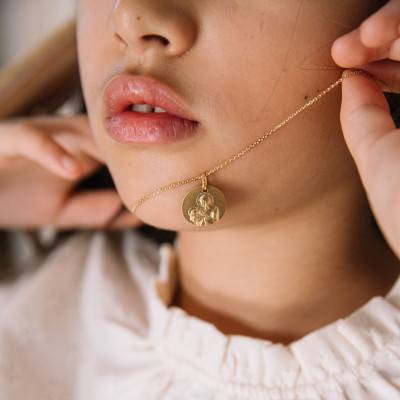 750/1000 Yellow Gold Virgin And Child With Halos Medal, 16 Mm - Augis