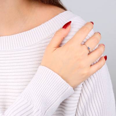 Bague Or Blanc 750, Saphir Ovale 0,29 ct, Diamants 0,06 ct - Les Valentines