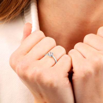 Solitaire 4 griffes Or Blanc 750 & Diamant F/VVS2 certifié GIA - Ocarat