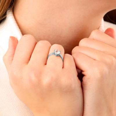 750/1000 White Gold Diamond D/IF GIA 6-Prong Solitaire Ring - Ocarat