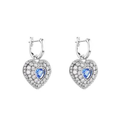 Boucles d'oreilles Hyperbola Coeur Métal Rhodié & Cristaux Blancs et Bleus - 5680392 - Swarovski