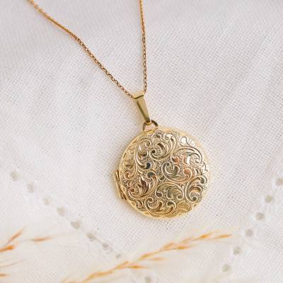 375 Yellow Gold Round Arabesque Photo Locket - Vandona