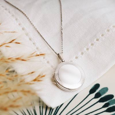 925 Silver Textured Round Photo Locket, 22 mm Diameter - Vandona