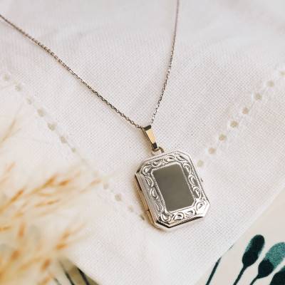 Textured Octagonal 925 Silver Photo Locket - Vandona