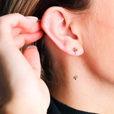 750/1000 Yellow Gold & Diamond 0,20 ct Cube Drop Earrings - Demetra