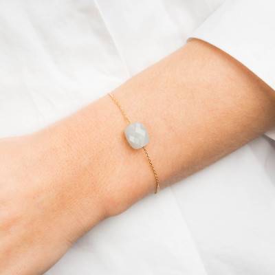 Bracelet Pierre de Lune Grise Coussin & Or Jaune 750, Longueur 17 cm - Morganne Bello