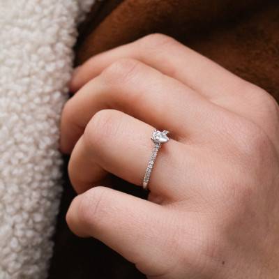 Solitaire Accompagné en Or Blanc 750 & Diamants 0,33 ct G/SI, Largeur 1,55 mm - Alliantine