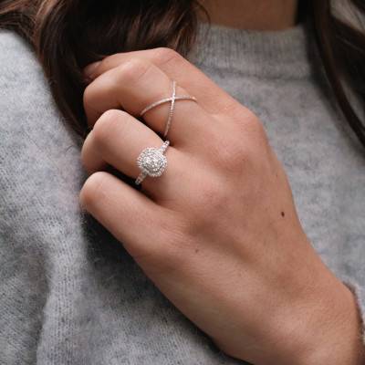 750/1000 White Gold & Diamond Ring - Divine