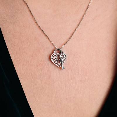 925 Rhodium-Plated Silver Openwork Heart and Key Pendant - Vandona