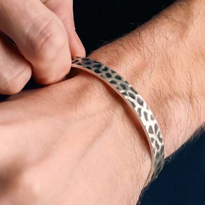 925 Silver Leopard Open Bangle Bracelet, Diameter 6.70 and 5.60 cm, Width 8 mm - Vandona