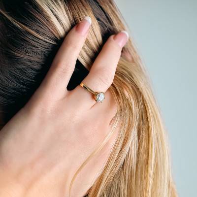 750/1000 Yellow Gold 6-Prong G/VS2 GIA Diamond Solitaire Ring - Ocarat