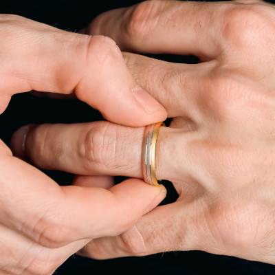 Volga Half-Domed Comfort Wedding Ring in 3-Tone 750/1000 Gold, Width 3 to 4.50 mm - Fair'Belle