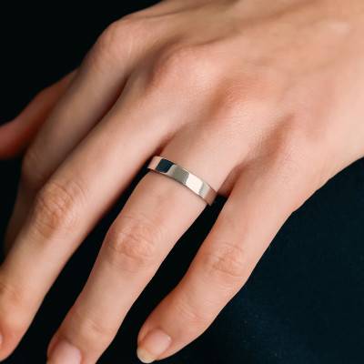 950 Platinum Flat Comfort Wedding Ring, 4 mm - Fair'Belle