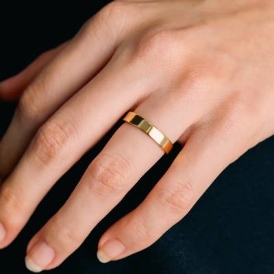 750 Yellow Gold Flat Comfort Ribbon Wedding Ring, 4 mm Width - Fair'Belle