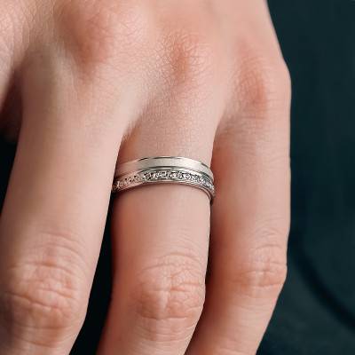 Alliance Ruban Standard Polie à Bande Sablée Diamantée en Or Blanc 750, Largeur 5 mm - Gaïa