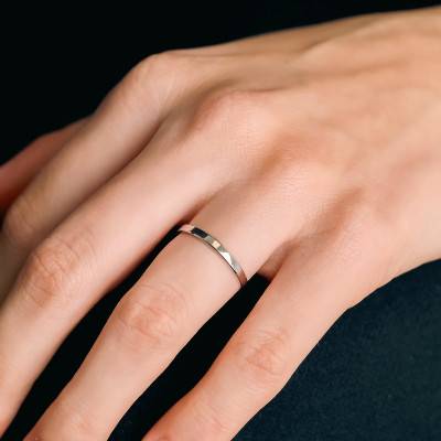 750 White Gold Standard Band Wedding Ring, Width 2 mm - Fair'Belle