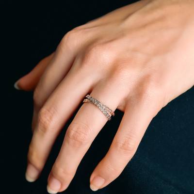 750 Rose and White Gold Diamond-Cut Double Intertwined Band Wedding Ring, 2 mm Width - Fair'Belle