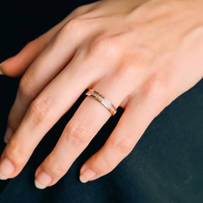Alliance Ruban Standard en Or Rose 750 & Demi-Rail de Diamants 0,16 ct, Largeur 4 mm - Gaïa