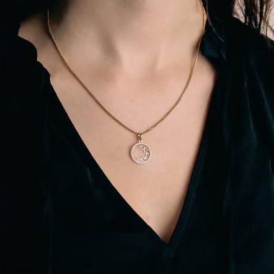 375/1000 Yellow Gold & Cubic Zirconia Openwork Heart Medal, 17 mm Diameter - Lumiosa