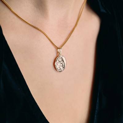375/1000 Yellow Gold Pensive Angel Medal, 16 mm Diameter - Lumiosa