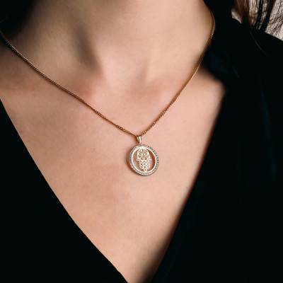 Médaille Main de Fatma en Or Jaune 750 & Oxyde de Zirconium, Diamètre 20 mm - Lumiosa