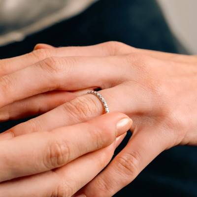 750/1000 White Gold & 0.25 ct Diamonds Mayssa Half Eternity Wedding Ring, Width 2.50 mm - Maison Girard