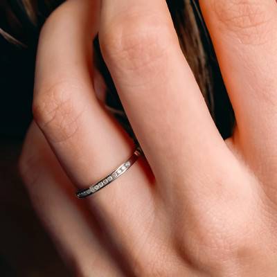 Tala Standard 750/1000 White Gold & Diamonds 0,10 ct Half Eternity Band - Maison Girard