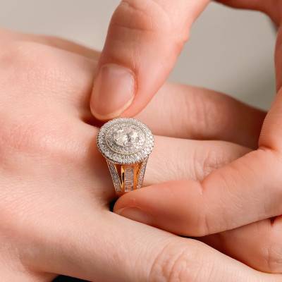 Bague Ovale en Or Jaune 750 & Diamants 0,96 ct - Divine