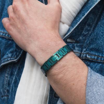 Green Steel Metropole "L" Bracelet, Adjustable Length 13 cm to 19 cm - 2040420 - Lacoste