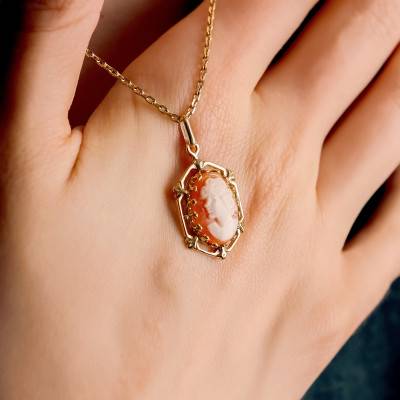 750 Yellow Gold Carnelian Stone Cameo Pendant - Lucas Lucor