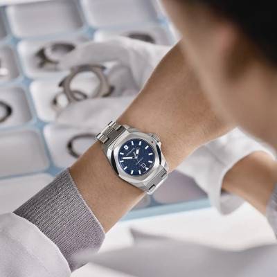 I.N.O.X. Small Quartz 242038 Watch - Victorinox