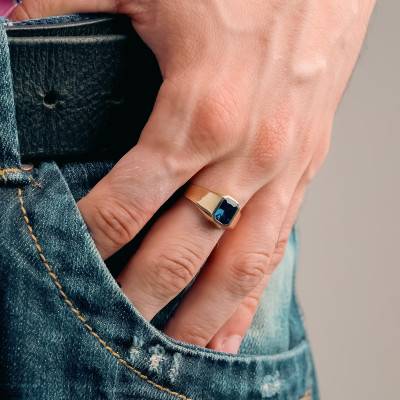 Octagonal Signet Ring in 375/1000 Yellow Gold & Blue Stone - Imperium